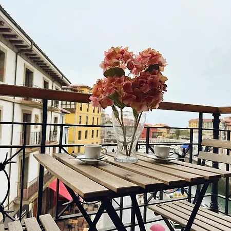 アパートホテル Llanes Suites