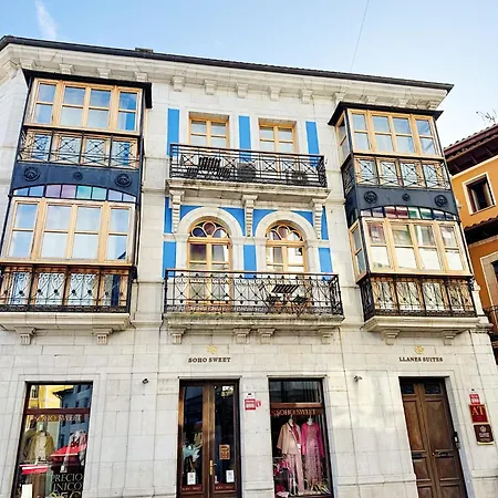 Ξενοδοχείο με διαμερίσματα Llanes Suites *